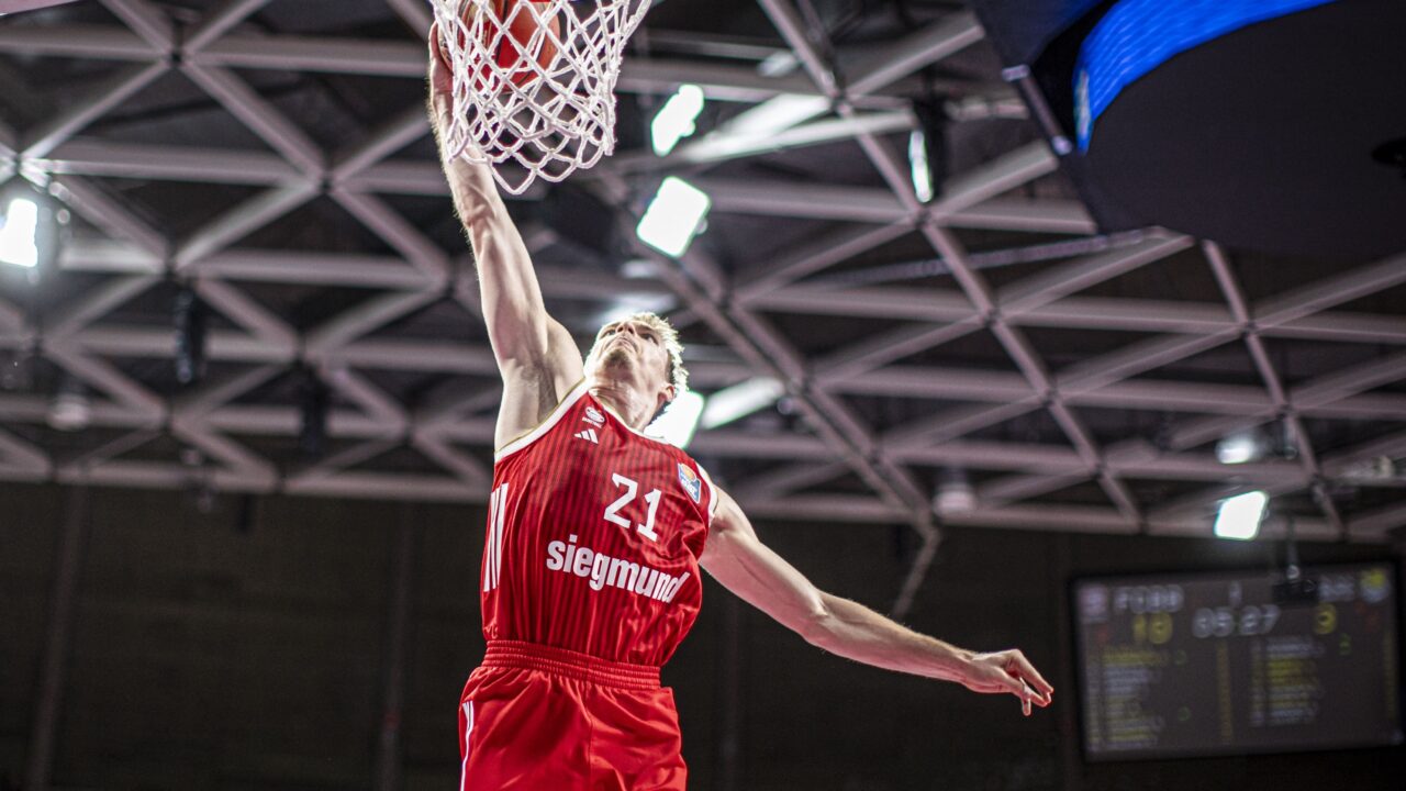 Justus Hollatz #21 von FC Bayern Muenchen
FC Bayern München vs  EWE Baskets Oldenburg
Easy Credit BBL Saison 2026/27
3. Spieltag  04.10..2026  BMW Park

Copyright by : sampics Photographie
Bierbaumstrasse 6
81243 München
TEL.: ++49/89/82908620 , FAX : ++49/89/82908621 , E-mail : sampics@t-online.de
Bankverbindung : Hypovereinsbank München  Konto : 1640175229 , BLZ 70020270 
IBAN : DE78700202701640175229   BIC HYVEDEMMXXX
weitere Motive finden sie unter :  sampics.de