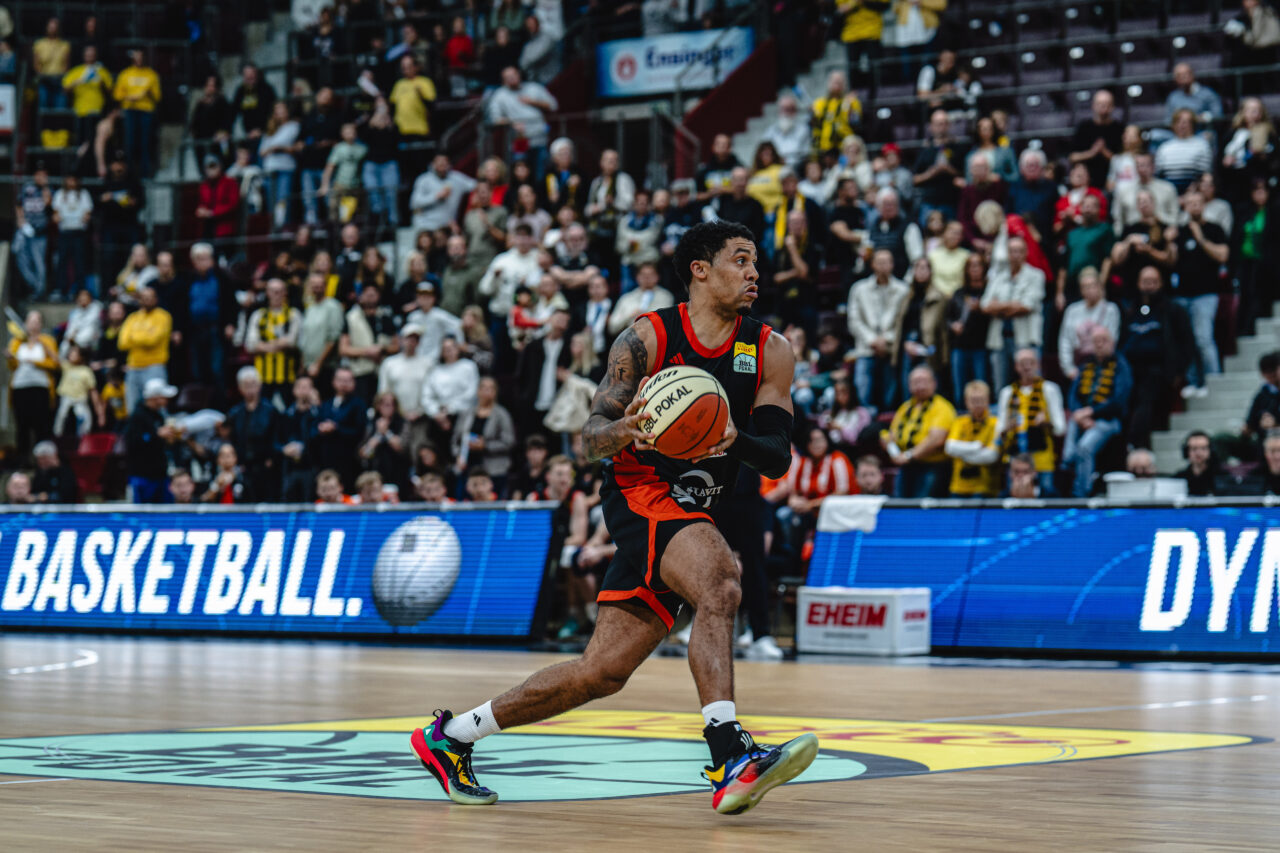 DMitrik Trice (RASTA Vechta, #00),
MHP RIESEN Ludwigsburg vs. Rasta Vechta, Basketball, Netto BBL Pokal, Achtelfinale, Spielzeit 2026/2027, 18.10.2026,
Foto: Sascha Walther